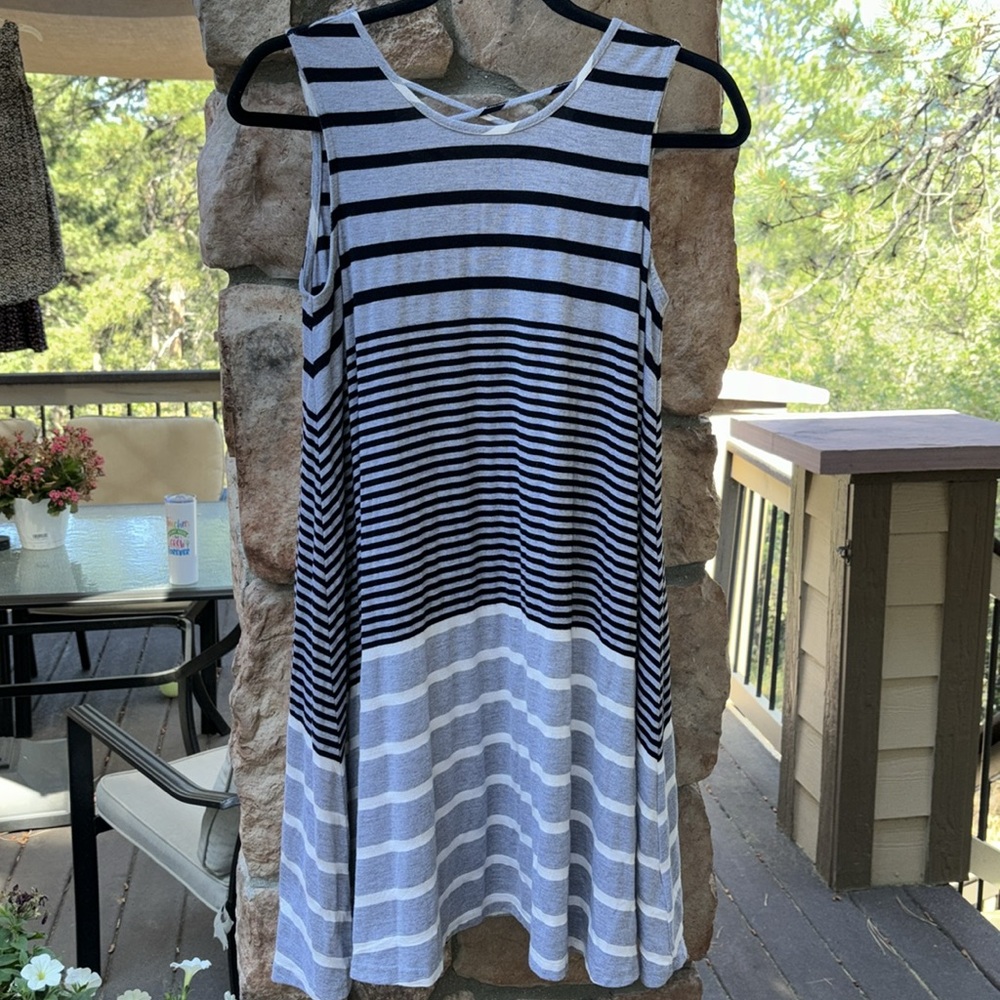 ALYA Sleeveless Swing Shift Dress Sundress Size M Gray Black White Stripes